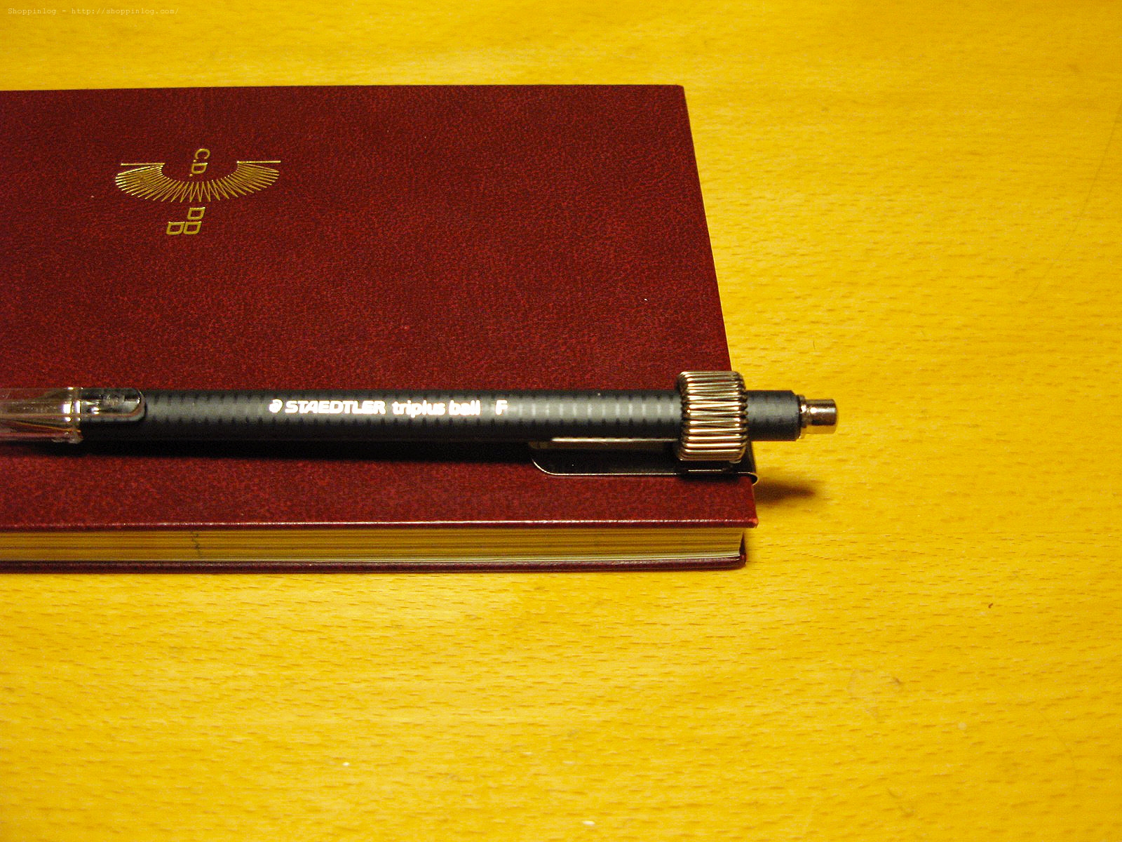 D-BROSのCreator's DiaryとペンホルダーにSTAEDTLER®のトリプラス ボール・油性ボールペン